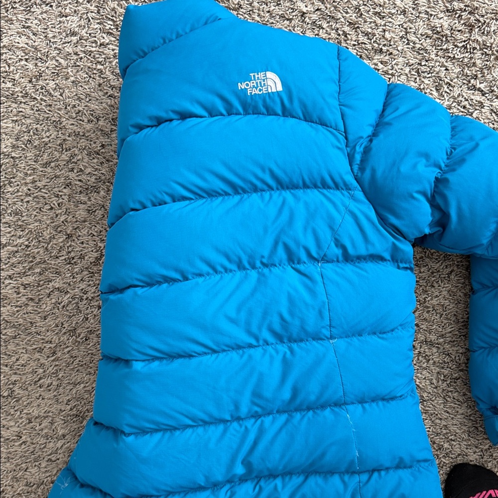 The North Face Teal Puffer Jacket - Picture 4 of 7